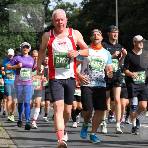 13.09.2026 - 21. swb-Marathon Bremen TobiasT http://msf.ph/oto/10283378 13.09.2026 12:04:43 Laufen 6775, 9972, 401, 6102, 21, 20, 17, 4957, 102, 20, 975 meine-sportfotos.de
