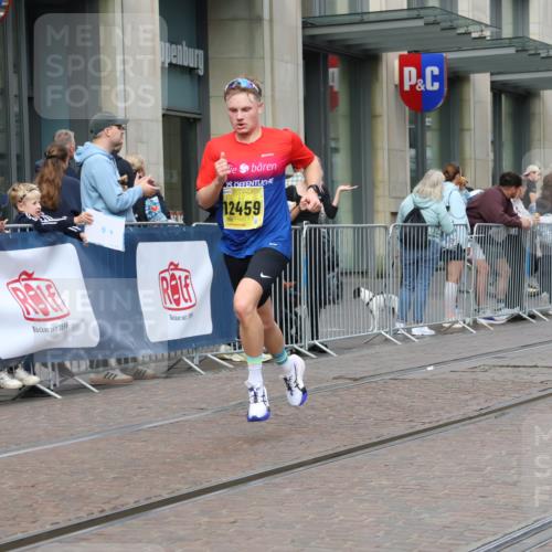 13.09.2026 - 21. swb-Marathon Bremen Strokosch-Dieckow http://msf.ph/oto/10283386 13.09.2026 10:33:41 Ziel 10797, 13541, 13605, 10366, 10475, 11059, 11481, 11652, 12459, 13530 meine-sportfotos.de