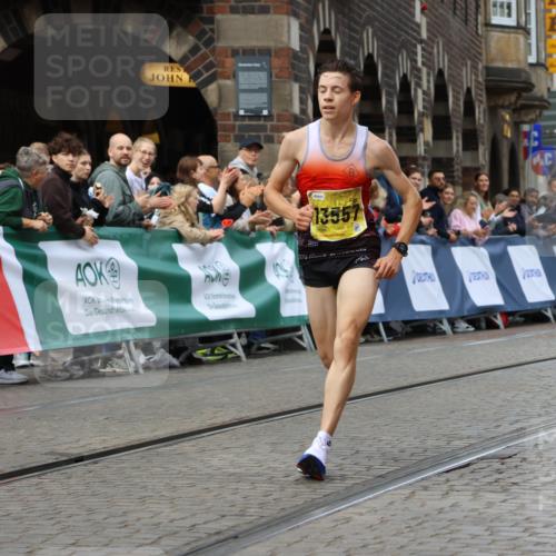 13.09.2026 - 21. swb-Marathon Bremen Strokosch-Dieckow http://msf.ph/oto/10283393 13.09.2026 10:29:35 Ziel 10597, 13517, 13557, 13604, 13510, 13579, 13623 meine-sportfotos.de