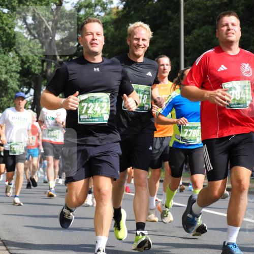 13.09.2026 - 21. swb-Marathon Bremen TobiasT http://msf.ph/oto/10283411 13.09.2026 12:04:51 Laufen 1, 7242, 5433, 21, 026, 78, 7790, 21 meine-sportfotos.de