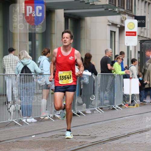 13.09.2026 - 21. swb-Marathon Bremen Strokosch-Dieckow http://msf.ph/oto/10283414 13.09.2026 10:33:45 Ziel 10797, 13605, 10366, 10475, 11059, 11481, 11652, 12459, 13530, 13541 meine-sportfotos.de