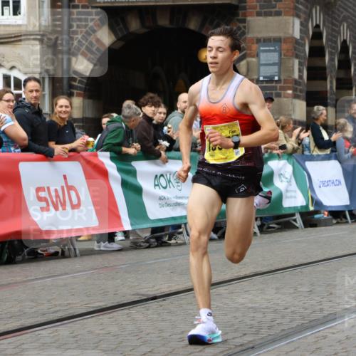 13.09.2026 - 21. swb-Marathon Bremen Strokosch-Dieckow http://msf.ph/oto/10283415 13.09.2026 10:29:35 Ziel 10597, 13517, 13557, 13604, 13510, 13579, 13623 meine-sportfotos.de