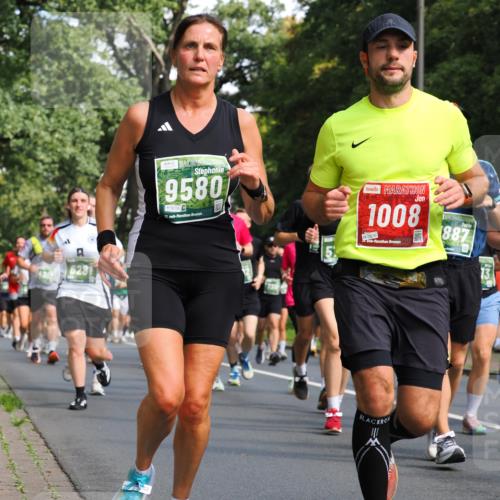 13.09.2026 - 21. swb-Marathon Bremen TobiasT http://msf.ph/oto/10283480 13.09.2026 12:05:05 Laufen 9580, 9258, 21, 26, 1008, 0326, 26, 887, 13 meine-sportfotos.de
