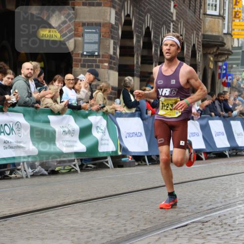 13.09.2026 - 21. swb-Marathon Bremen Strokosch-Dieckow http://msf.ph/oto/10283525 13.09.2026 10:29:45 Ziel 11234, 13517, 13542, 13557 meine-sportfotos.de