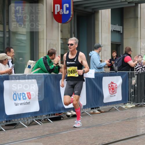13.09.2026 - 21. swb-Marathon Bremen Strokosch-Dieckow http://msf.ph/oto/10283647 13.09.2026 10:34:37 Ziel 11197, 11964, 12358, 12413, 12540, 13560, 13588, 13601, 13625, 10818, 11418, 13610, 13633, 13637 meine-sportfotos.de
