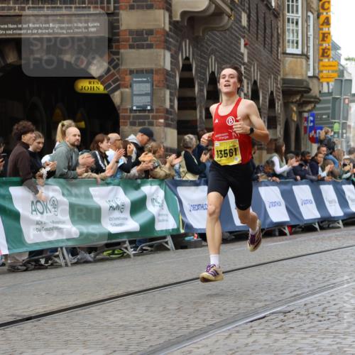 13.09.2026 - 21. swb-Marathon Bremen Strokosch-Dieckow http://msf.ph/oto/10283667 13.09.2026 10:30:23 Ziel 13561, 12458, 13603 meine-sportfotos.de