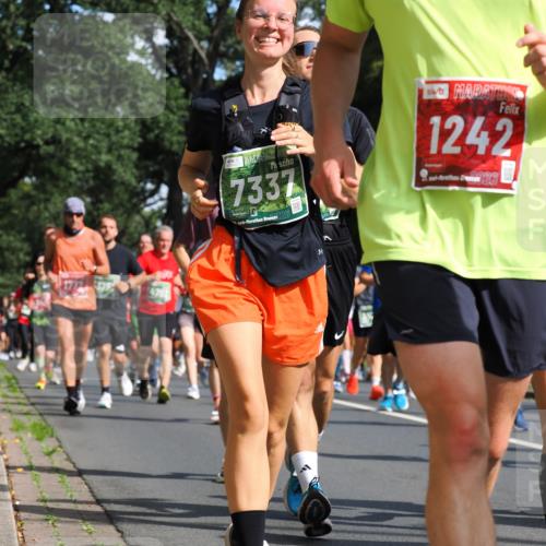 13.09.2026 - 21. swb-Marathon Bremen TobiasT http://msf.ph/oto/10283689 13.09.2026 12:06:08 Laufen 7337, 26, 1242 meine-sportfotos.de