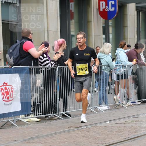 13.09.2026 - 21. swb-Marathon Bremen Strokosch-Dieckow http://msf.ph/oto/10283693 13.09.2026 10:34:42 Ziel 10261, 10262, 11197, 11964, 12358, 13505, 13560, 13588, 13601, 13625, 10818, 11418, 12358, 12413, 12540, 13637 meine-sportfotos.de