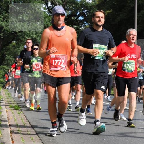 13.09.2026 - 21. swb-Marathon Bremen TobiasT http://msf.ph/oto/10283703 13.09.2026 12:06:12 Laufen 340, 25, 1772, 21, 2, 4702 meine-sportfotos.de