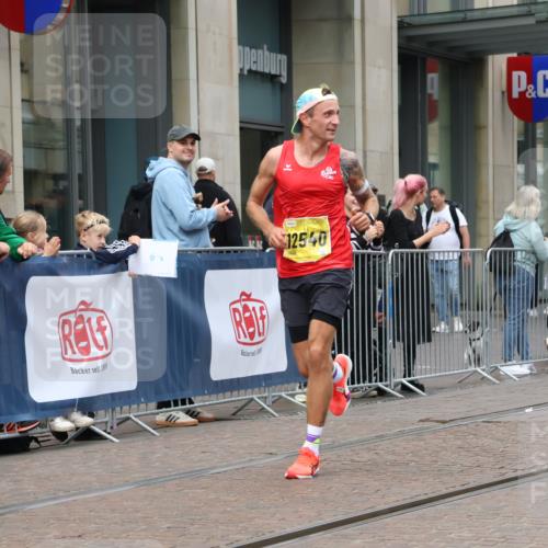 13.09.2026 - 21. swb-Marathon Bremen Strokosch-Dieckow http://msf.ph/oto/10283736 13.09.2026 10:34:46 Ziel 10261, 10262, 11197, 11964, 13505, 13560, 13588, 13601, 13625, 10818, 12358, 12413, 12540, 13637 meine-sportfotos.de
