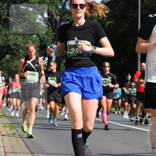 13.09.2026 - 21. swb-Marathon Bremen TobiasT http://msf.ph/oto/10283744 13.09.2026 12:06:19 Laufen 9732, 283, 336 meine-sportfotos.de