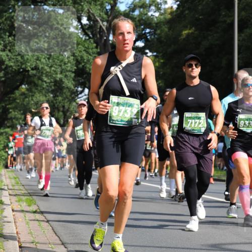 13.09.2026 - 21. swb-Marathon Bremen TobiasT http://msf.ph/oto/10283755 13.09.2026 12:06:21 Laufen 9732, 21, 7172, 933 meine-sportfotos.de