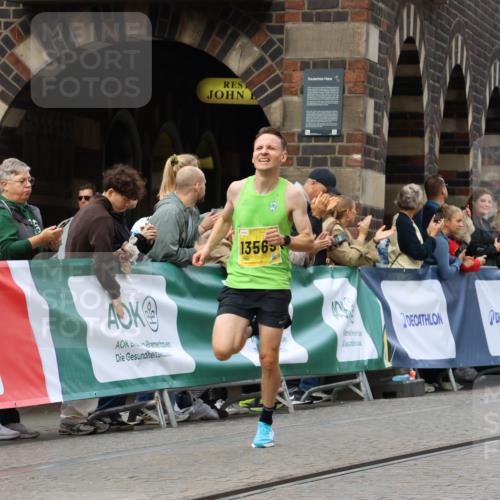 13.09.2026 - 21. swb-Marathon Bremen Strokosch-Dieckow http://msf.ph/oto/10283784 13.09.2026 10:30:28 Ziel 13522, 13561, 13569, 12458, 13603 meine-sportfotos.de