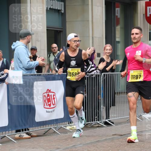 13.09.2026 - 21. swb-Marathon Bremen Strokosch-Dieckow http://msf.ph/oto/10283791 13.09.2026 10:34:52 Ziel 10261, 10262, 10994, 11068, 11512, 13505, 13514, 13540, 13560, 13590, 13619, 13625, 10818, 11197, 11964, 12358, 12413, 12540, 13588, 13601, 13637 meine-sportfotos.de