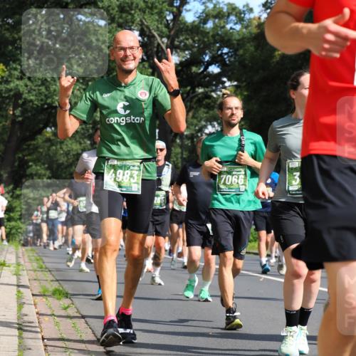 13.09.2026 - 21. swb-Marathon Bremen TobiasT http://msf.ph/oto/10283838 13.09.2026 12:06:41 Laufen 4983, 026, 7066, 6544 meine-sportfotos.de