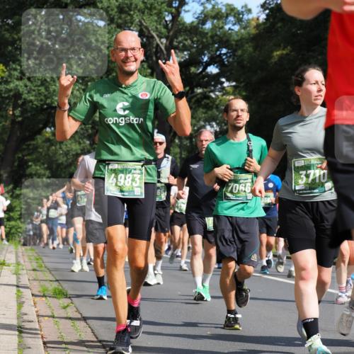 13.09.2026 - 21. swb-Marathon Bremen TobiasT http://msf.ph/oto/10283845 13.09.2026 12:06:41 Laufen 4983, 7066, 3710, 6544 meine-sportfotos.de