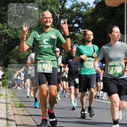 13.09.2026 - 21. swb-Marathon Bremen TobiasT http://msf.ph/oto/10283850 13.09.2026 12:06:41 Laufen 4983, 7066, 3710, 6544 meine-sportfotos.de