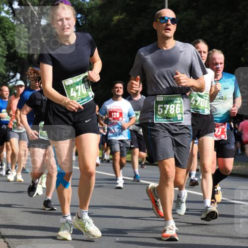 13.09.2026 - 21. swb-Marathon Bremen TobiasT http://msf.ph/oto/10283872 13.09.2026 12:06:47 Laufen 470, 128, 5786, 21, 240, 4708 meine-sportfotos.de