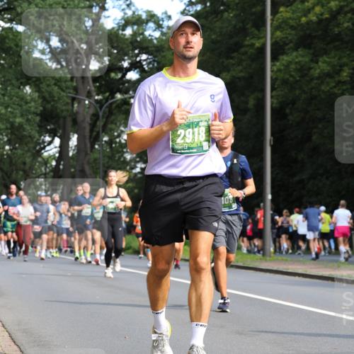 13.09.2026 - 21. swb-Marathon Bremen TobiasT http://msf.ph/oto/10283942 13.09.2026 12:07:10 Laufen 2918 meine-sportfotos.de