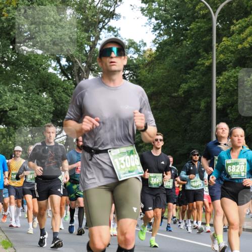 13.09.2026 - 21. swb-Marathon Bremen TobiasT http://msf.ph/oto/10283952 13.09.2026 12:07:16 Laufen 86, 13006, 3661, 658, 6820 meine-sportfotos.de