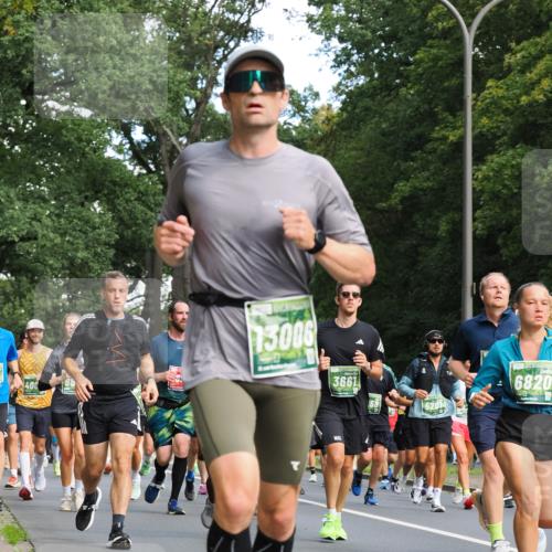 13.09.2026 - 21. swb-Marathon Bremen TobiasT http://msf.ph/oto/10283958 13.09.2026 12:07:16 Laufen 400, 86, 13006, 3661, 58, 5201, 6820 meine-sportfotos.de