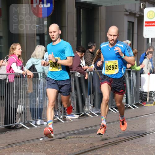 13.09.2026 - 21. swb-Marathon Bremen Strokosch-Dieckow http://msf.ph/oto/10283980 13.09.2026 10:35:09 Ziel 10994, 11068, 11176, 11345, 11512, 12289, 13514, 13540, 13583, 13590, 13619, 10261, 10262, 11197, 11964, 13505, 13560, 13588, 13601, 13625 meine-sportfotos.de