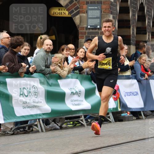 13.09.2026 - 21. swb-Marathon Bremen Strokosch-Dieckow http://msf.ph/oto/10283989 13.09.2026 10:31:03 Ziel 12458, 13537, 13554, 13603, 13602 meine-sportfotos.de