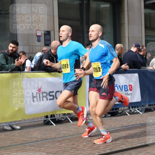 13.09.2026 - 21. swb-Marathon Bremen Strokosch-Dieckow http://msf.ph/oto/10283999 13.09.2026 10:35:11 Ziel 10994, 11068, 11176, 11345, 11512, 12289, 13514, 13540, 13583, 13590, 13619, 10261, 10262, 11197, 11964, 13505, 13560, 13588, 13601, 13625 meine-sportfotos.de