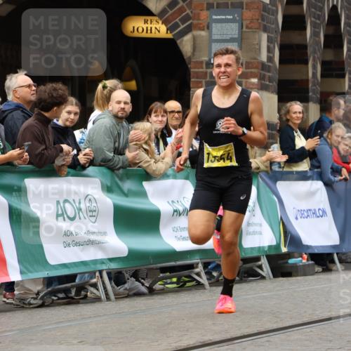 13.09.2026 - 21. swb-Marathon Bremen Strokosch-Dieckow http://msf.ph/oto/10284001 13.09.2026 10:31:03 Ziel 12458, 13537, 13554, 13603, 13602 meine-sportfotos.de