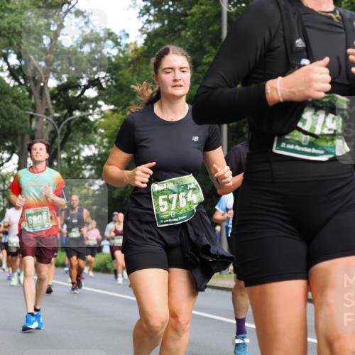 13.09.2026 - 21. swb-Marathon Bremen TobiasT http://msf.ph/oto/10284019 13.09.2026 12:07:34 Laufen 6908, 5764, 21, 319 meine-sportfotos.de