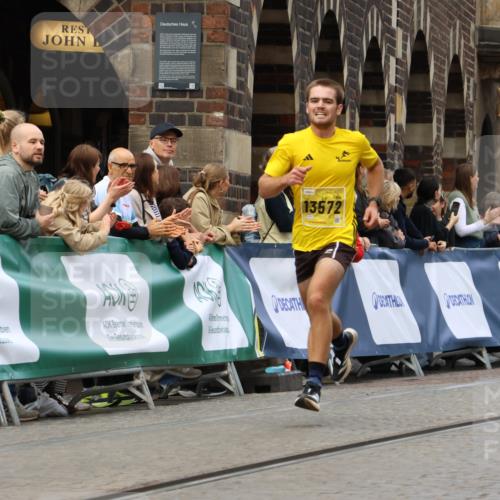 13.09.2026 - 21. swb-Marathon Bremen Strokosch-Dieckow http://msf.ph/oto/10284075 13.09.2026 10:31:14 Ziel 13537, 13554, 13572, 13630, 13571 meine-sportfotos.de