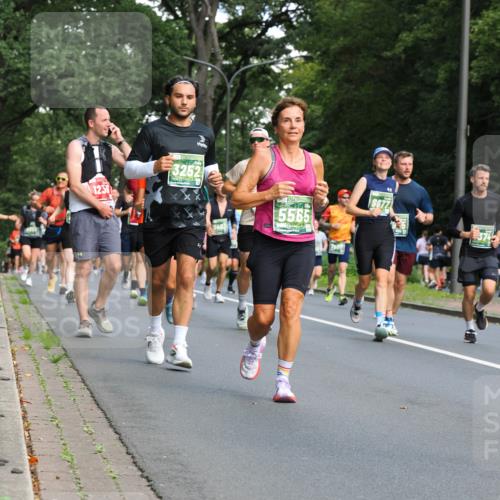 13.09.2026 - 21. swb-Marathon Bremen TobiasT http://msf.ph/oto/10284097 13.09.2026 12:07:49 Laufen 1236, 3252, 5565, 9677, 37 meine-sportfotos.de
