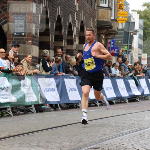 13.09.2026 - 21. swb-Marathon Bremen Strokosch-Dieckow http://msf.ph/oto/10284181 13.09.2026 10:31:29 Ziel 13572, 13602, 13504, 13643 meine-sportfotos.de