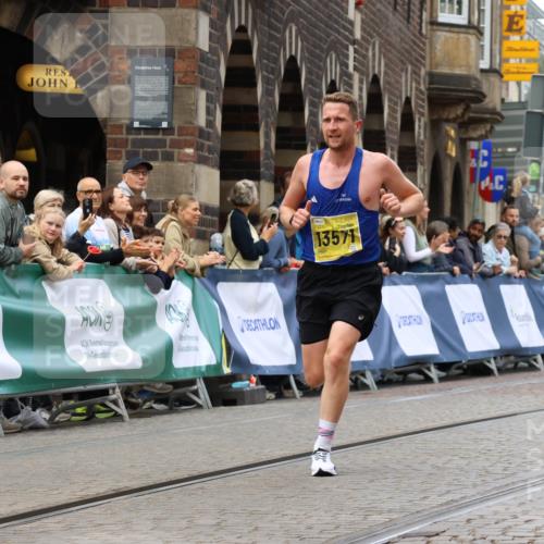 13.09.2026 - 21. swb-Marathon Bremen Strokosch-Dieckow http://msf.ph/oto/10284211 13.09.2026 10:31:29 Ziel 13572, 13602, 13504, 13643 meine-sportfotos.de