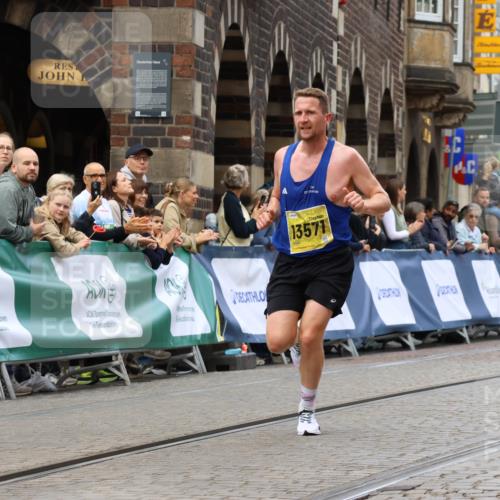 13.09.2026 - 21. swb-Marathon Bremen Strokosch-Dieckow http://msf.ph/oto/10284217 13.09.2026 10:31:29 Ziel 13572, 13602, 13504, 13643 meine-sportfotos.de