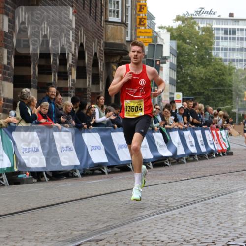 13.09.2026 - 21. swb-Marathon Bremen Strokosch-Dieckow http://msf.ph/oto/10284229 13.09.2026 10:31:42 Ziel 13571, 12457, 13533, 13536, 13573, 13618 meine-sportfotos.de
