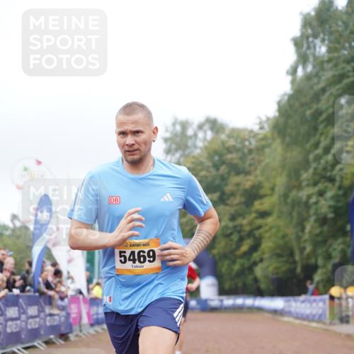 13.09.2026 - Airport Race Dennis Weichert http://msf.ph/oto/10284244 13.09.2026 10:25:25 Ziel 382, 5095, 5242, 5469 meine-sportfotos.de