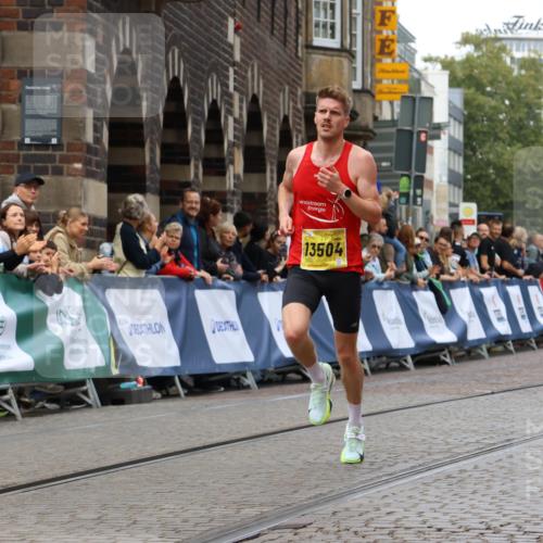 13.09.2026 - 21. swb-Marathon Bremen Strokosch-Dieckow http://msf.ph/oto/10284250 13.09.2026 10:31:43 Ziel 13504, 13571, 12457, 13533, 13536, 13573, 13618 meine-sportfotos.de