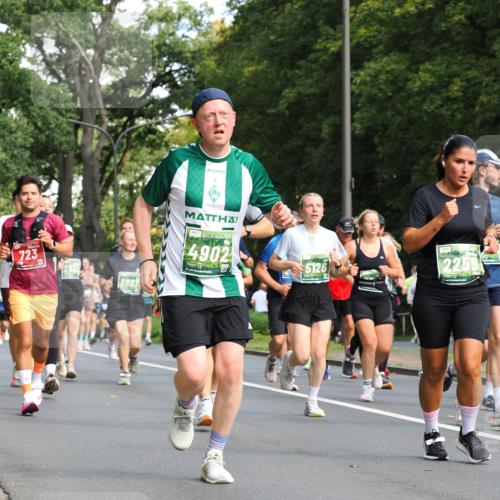 13.09.2026 - 21. swb-Marathon Bremen TobiasT http://msf.ph/oto/10284270 13.09.2026 12:08:33 Laufen 723, 9963, 4902, 2, 5126, 2259 meine-sportfotos.de