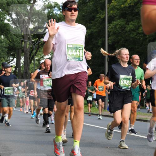 13.09.2026 - 21. swb-Marathon Bremen TobiasT http://msf.ph/oto/10284298 13.09.2026 12:08:37 Laufen 4787, 5304, 4449, 2562, 9963 meine-sportfotos.de