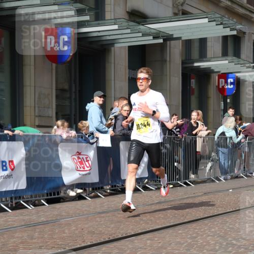 13.09.2026 - 21. swb-Marathon Bremen Strokosch-Dieckow http://msf.ph/oto/10284305 13.09.2026 10:36:04 Ziel 11067, 11916, 12324, 12513, 13548, 13575, 10244, 13534 meine-sportfotos.de