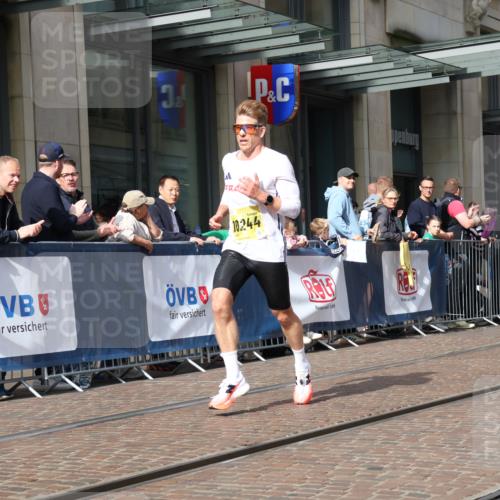 13.09.2026 - 21. swb-Marathon Bremen Strokosch-Dieckow http://msf.ph/oto/10284312 13.09.2026 10:36:04 Ziel 11067, 11916, 12324, 12513, 13548, 13575, 10244, 13534 meine-sportfotos.de