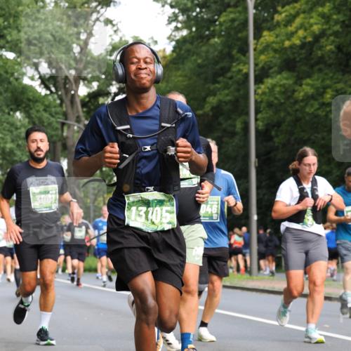 13.09.2026 - 21. swb-Marathon Bremen TobiasT http://msf.ph/oto/10284336 13.09.2026 12:08:47 Laufen 046, 13105 meine-sportfotos.de