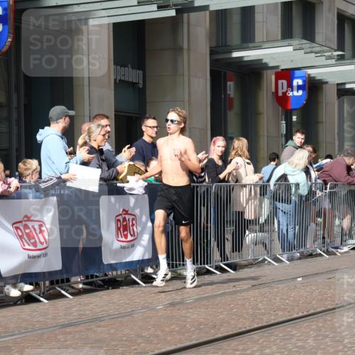13.09.2026 - 21. swb-Marathon Bremen Strokosch-Dieckow http://msf.ph/oto/10284361 13.09.2026 10:36:14 Ziel 11916, 12456, 13548, 13575, 10244, 11067, 12324, 12513, 13534 meine-sportfotos.de