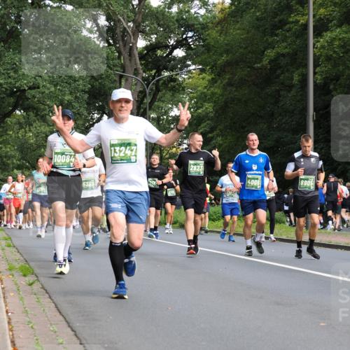13.09.2026 - 21. swb-Marathon Bremen TobiasT http://msf.ph/oto/10284365 13.09.2026 12:08:50 Laufen 10084, 5399, 13247, 6170, 2823, 13021, 4006, 8905 meine-sportfotos.de