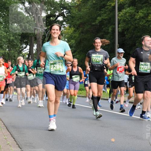 13.09.2026 - 21. swb-Marathon Bremen TobiasT http://msf.ph/oto/10284405 13.09.2026 12:08:58 Laufen 444, 4834, 2294, 4009, 7726, 817, 7727 meine-sportfotos.de