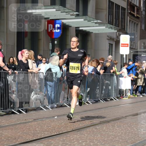 13.09.2026 - 21. swb-Marathon Bremen Strokosch-Dieckow http://msf.ph/oto/10284415 13.09.2026 10:36:21 Ziel 11738, 11916, 12456, 13548, 10244, 11067, 12324, 12513, 13575 meine-sportfotos.de
