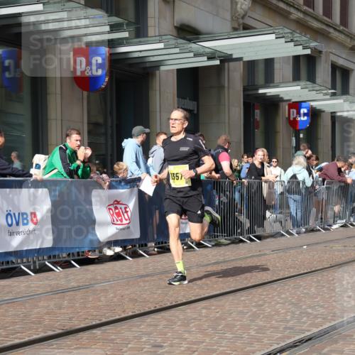 13.09.2026 - 21. swb-Marathon Bremen Strokosch-Dieckow http://msf.ph/oto/10284429 13.09.2026 10:36:22 Ziel 11738, 11916, 12456, 13548, 10244, 11067, 12324, 12513, 13575 meine-sportfotos.de
