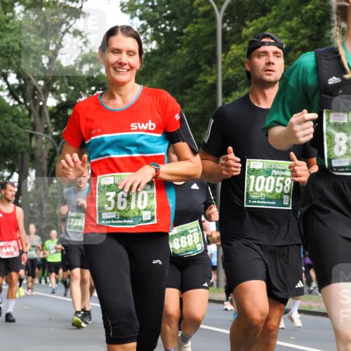 13.09.2026 - 21. swb-Marathon Bremen TobiasT http://msf.ph/oto/10284452 13.09.2026 12:09:03 Laufen 2298, 3610, 8696, 2026, 21, 8688, 10058, 21, 85, 9253 meine-sportfotos.de