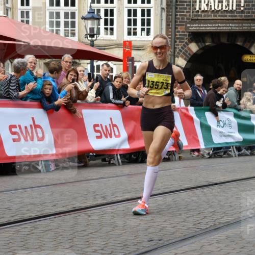 13.09.2026 - 21. swb-Marathon Bremen Strokosch-Dieckow http://msf.ph/oto/10284455 13.09.2026 10:32:05 Ziel 12457, 13533, 13536, 13573, 13618, 13643, 13582, 13632, 13639 meine-sportfotos.de